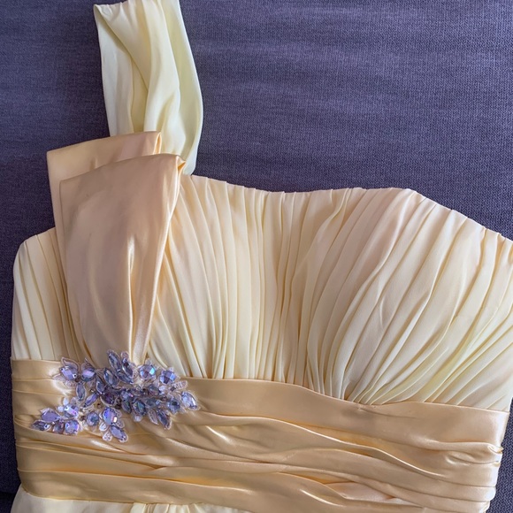 One shoulder dress - Picture 2 of 2